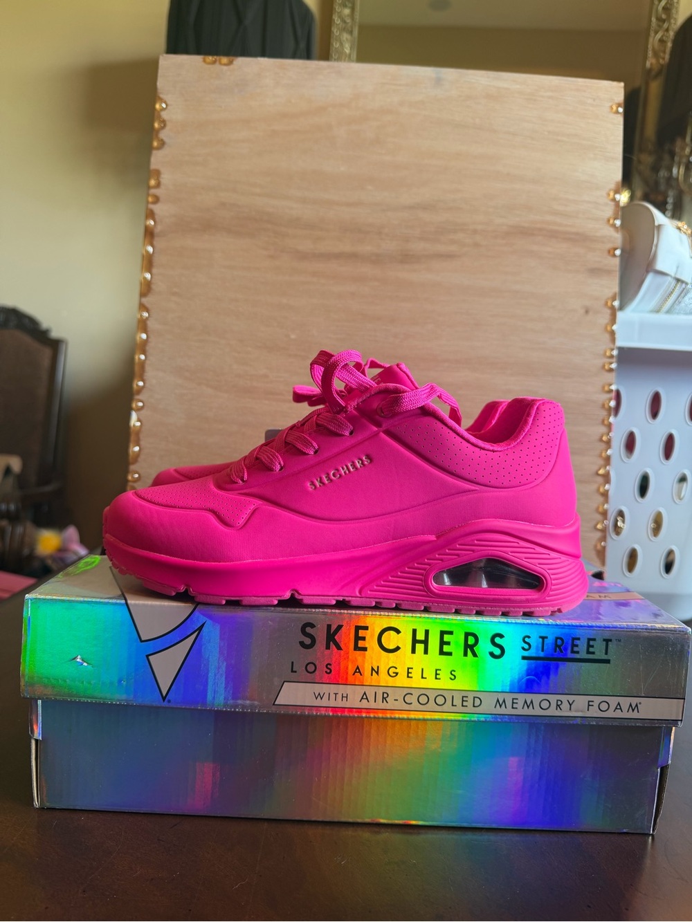 Skechers UNO Night Shades Hot Pink Sneakers Size 8 NIB 💗